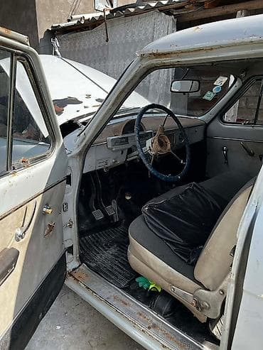 e39 radiator: GAZ-21 Volqa, klassik sovet sedanı Xüsusiyyətlər: - Korpus: 4 qapılı — 10