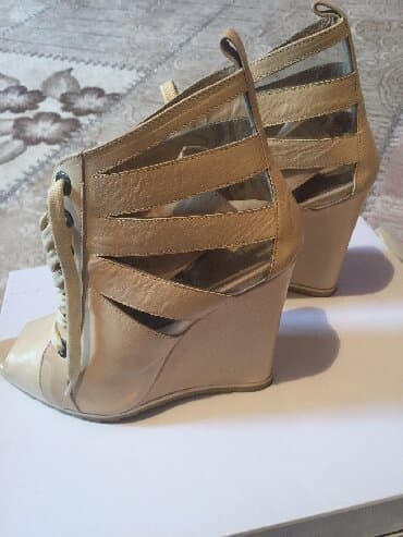 basanoşkalar 2024: Ölçü: 39, rəng - Qızılı, Yeni — 1