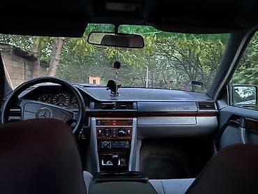 daewoo matiz 2019: Mercedes-Benz E-Class W124 sedan - Kuzov: sedan, tünd mavi rəng - — 5