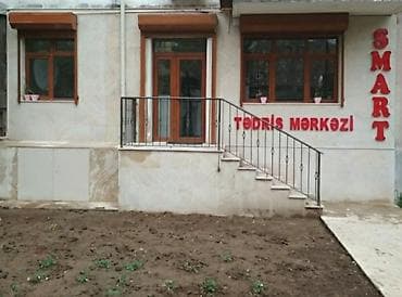 şuşa: Bakı, 4-cü mikrorayon, 3 otaqlı, Köhnə tikili, m. Memar Əcəmi, 40 kv. m — 1