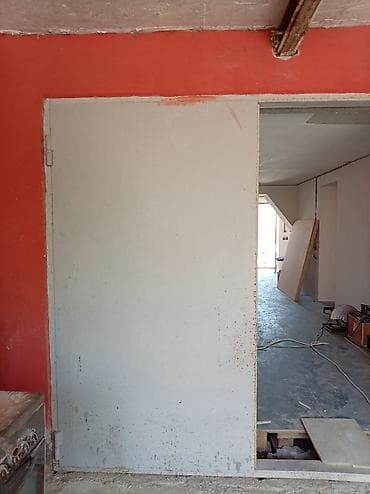 seyf qapi 2ci el: Qaraj qapisi, qalin list cerceve sevenler,pası curuyu qetiyyen yoxdu — 1