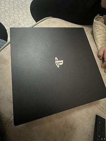 PlayStation 4 Slim oyun konsolu paketi tekce piresdeşin öz satılır