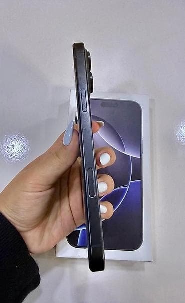 telofo: IPhone 16 Pro Max, Черный, Face ID — 4