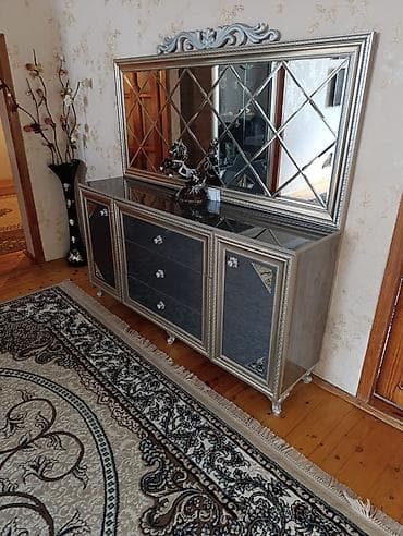 divanlar 2021: Jurnal masası, Dolab, Komod — 3