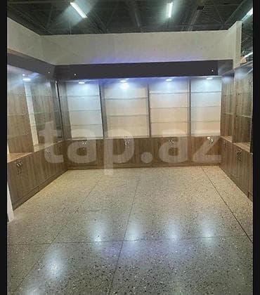 Şüşəli dolab vitrini, Yeni