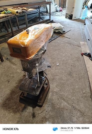 Metal dəzgahları: DERA markalı şaquli dəzgah tipli stolüstü qazma aparatı - — 2