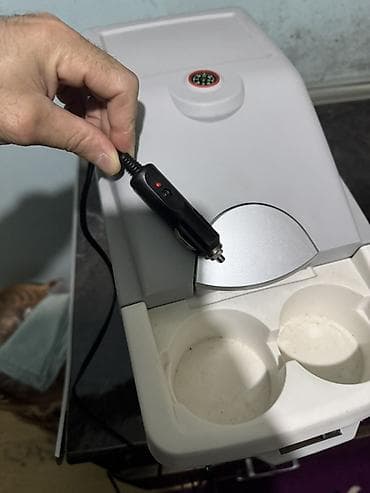 soyudcu: Avtomobil üçün portativ soyuducu/isitməli mini soyuducu - 12V — 1