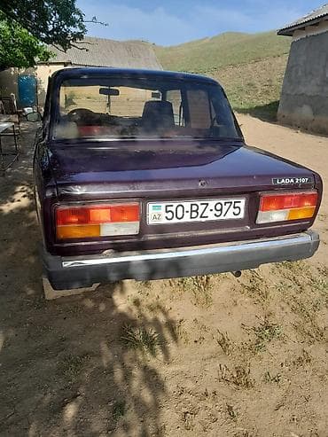 vaz 21 015: VAZ 2107 sedan - Korpus: 4 qapılı, tünd bənövşəyi rəng - Mühərrik — 5