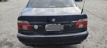 Motonəqliyyat: BMW 5 Series (E39) sedan – qara rəng. - Xarici: M paketli ön-arka — 2