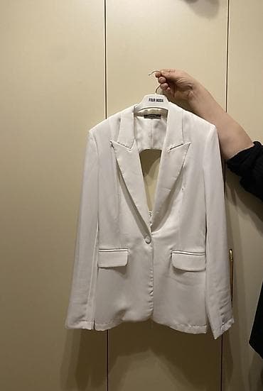 Женская одежда: 100 manata alınmış, heç geyinilməmiş – tam yeni vəziyyətdədir. Etiketi — 3