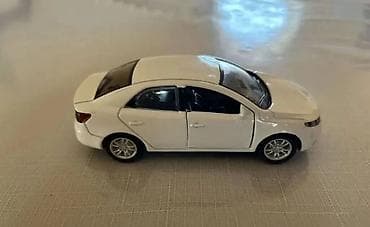 taxta oyuncaqlar: Ağ rəngli die-cast sedan oyuncaq avtomobil modeli - Material — 5
