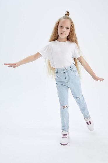 Ideal veziyyetde.Iki defe geyinilib.arxadan beli rezinkalidi