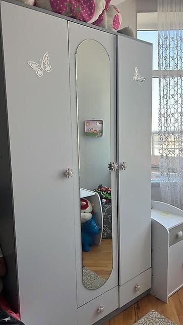 Uşaq otağı mebel dəsti Carpayi olcusu 1.70sm.yazi stolu,tumba,3qapili lalafo.az -da Uşaq otağı mebel dəsti Carpayi olcusu 1.70sm.yazi stolu,tumba,3qapili