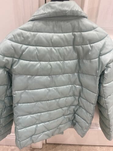 gödəkçələr: Oriqinal Sisley Razmer: S/M Oversize Renq: Myata Qiymet: 80azn 205 azn — 4