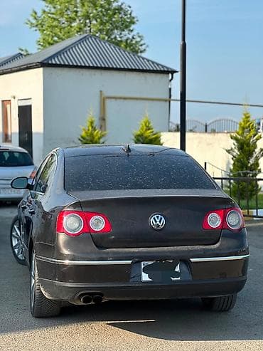 volkswagen 1986: Volkswagen Passat (B6) sedan - Kuzov: 4 qapılı sedan, qara rəng - — 2