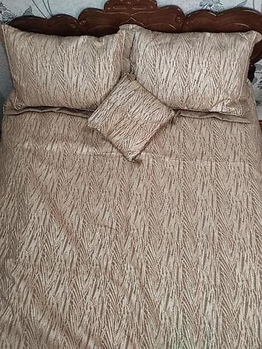 Prastinalar: Yataq üçün rəng - Bej Yataq örtüyü — 2