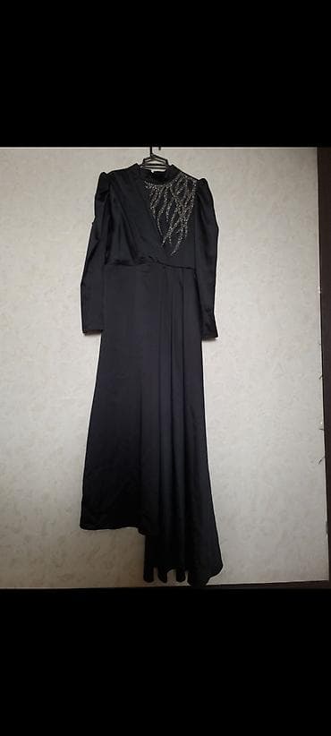 Qara gecə/libas – uzun, zərif və qapalı kəsim - Rəng: saf qara - — 3