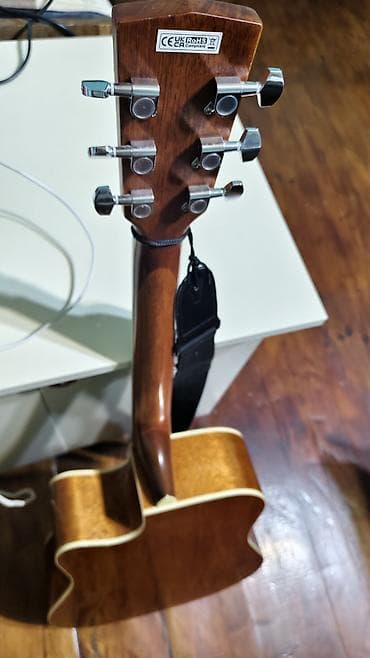 giant velosiped satilir: Akustik gitara, 6 sim — 4