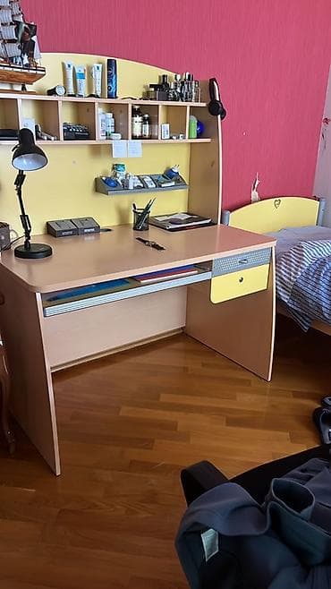 Oğlan və qız üçün, Siyirməli, Yazı masası, Stulsuz