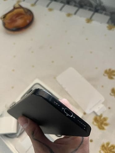 ifon 11: IPhone 14, Qara, Face ID — 4