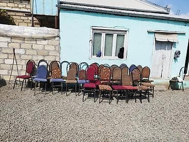 nerjaveka stol: Metal karkaslı, yumşaq oturacaq və bel hissəsinə malik banket/ziyafət — 1