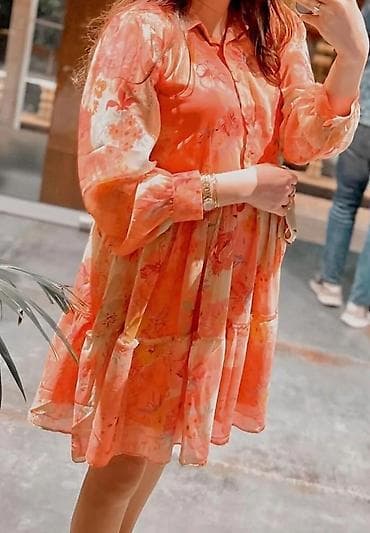 elbiseler: M razmerdi.1defe geyinilib.60azn e alibib 30e satilir.yeni kimidi — 1