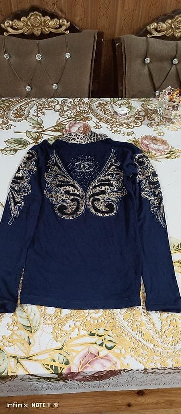 qadin alt: Qadın uzunqollu köynək/bluza - Rəng: tünd göy - Parça: yumşaq — 1