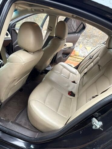 mercedesbenz 190 w201: Chevrolet Cruze: 1.4 l | 2014 il 180 km Sedan — 6