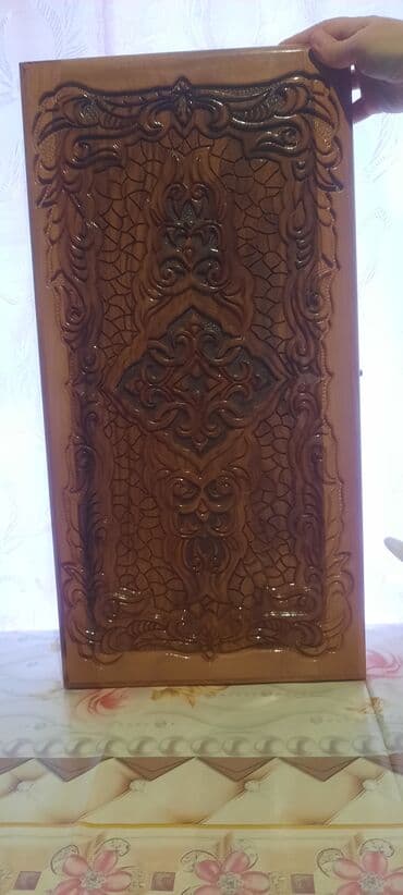 Taxta nərd dəsti – əl oyma naxışlı - Material: qoz agaci - Üst