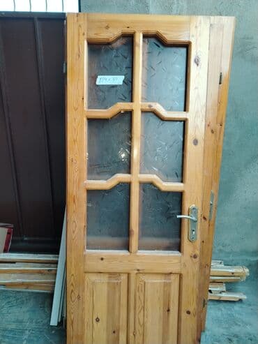 işlenmiş plastik qapilar: Şüşəli taxta qapı — 1