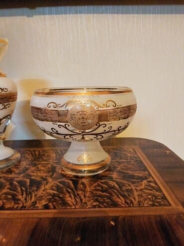 qedim qab: İki meyvə qabı və güldan .Güldan ayrı da satılır .Qablar yenidir — 3