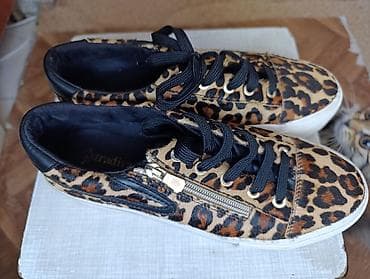 krosovka: Stradivarius qadın krossovkaları - Dizayn: leopard printli üst hissə — 2