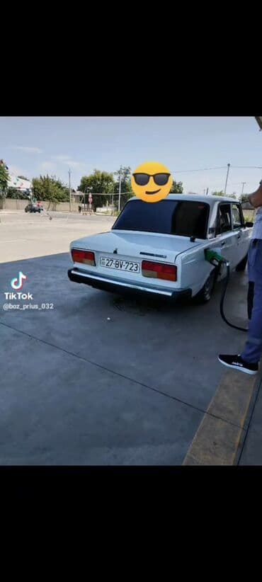 опел зафира б: VAZ 2107, ağ rəng, sedan kuzov. Texniki xüsusiyyətlər: - — 5