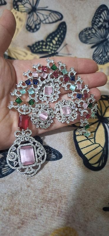 rayban meta: Məhsul: American Diamond Premium Quality Necklace Təsvir: - Parlaq — 3