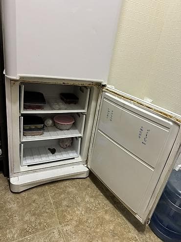 netbook satiram: Çox təcili köçlə bağlı satılır indesit markalı soyuducudur. Nofrostdu — 5