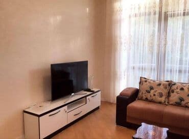 ag seher: Şəhərin mərkəzində, Səbayil rayonu, Neftçılər prospektində, Kukla — 10