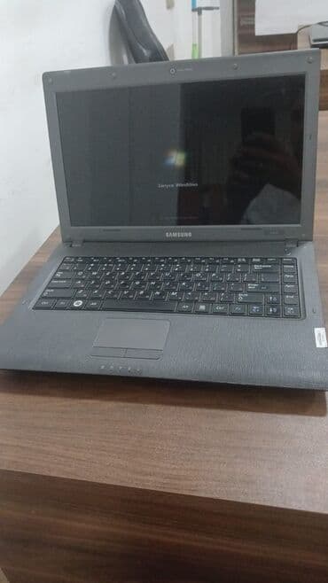 netbuk: Samsung noutbuk - Marka: Samsung - Korpus: qara rəng, teksturalı üst — 1