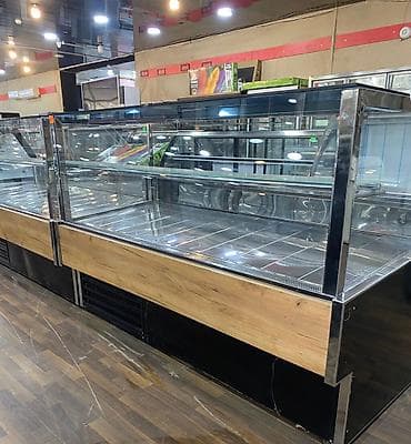 Vitrin tipli soyuducu tezgah - Geniş ön şüşəli vitrin: məhsulların