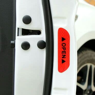 arx açan: Qiymət 4 ədədinə aiddir . Otrajatel - avtomobilin qapısına — 5