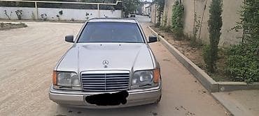 Mercedes-Benz E 220: 2.2 l | 1995 il Sedan
