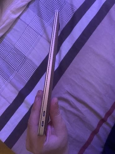 macbook m: Apple MacBook Air (qızılı rəng) - Model: MacBook Air (nəsil şəkildən — 6