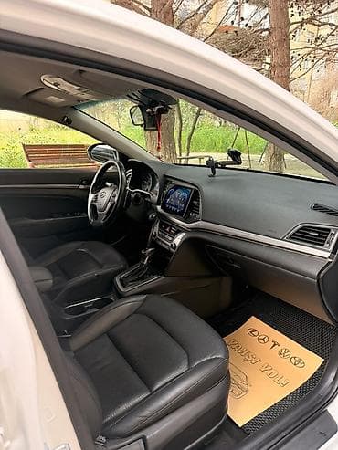 hyunday sonata: Hyundai Elantra: 1.6 l | 2016 il Sedan — 3