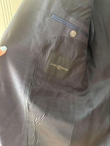 göy rəngli kişi cemperləri: Zingal Riche brendindən tünd göy rəngli kişi kostyumu. Kostyum iki — 11