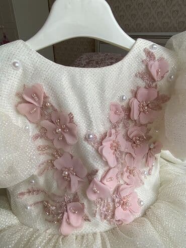 uşaq üçün toxunma sarafanlar: Bu ilin aprel ayında qızımın 1 yaşı üçün 180 azn-ə uşağın bədəninə — 3