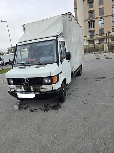 mersedes hissələri: Yükdaşıma üçün Mercedes-Benz furqon tipli yük maşını Xüsusiyyətlər: - — 1