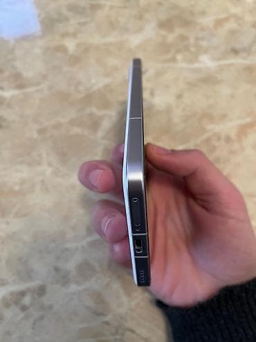 macbook pro: Poco F6 Pro, 256 GB, rəng - Ağ, Sensor — 5