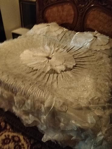 baklar və cənlər: Yataq üçün Qaşlı rəng - Bej Yataq örtüyü — 1