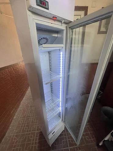 Vitrin-tip soyuducu şkaf - Şüşə qapılı, dar və hündür konstruksiya – — 1