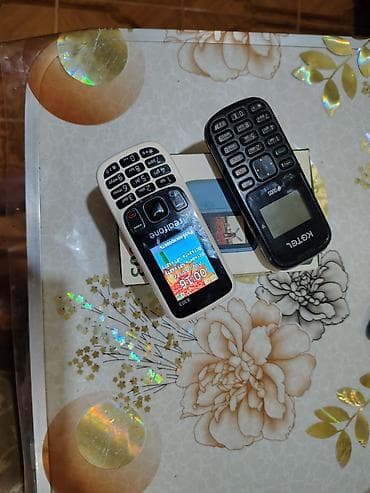 data modem sim card: - Model: Realfone 6303 (qutusu ilə) - Şəbəkə: Dual SIM - Ekran: rəngli — 9