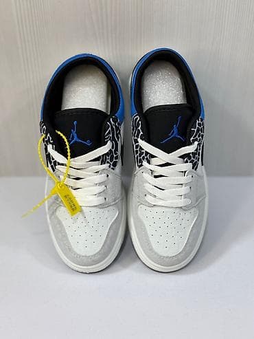 krosovkalar: Sneaker – aşağı profilli model, qarışıq materiallı üst hissə və qalın — 5